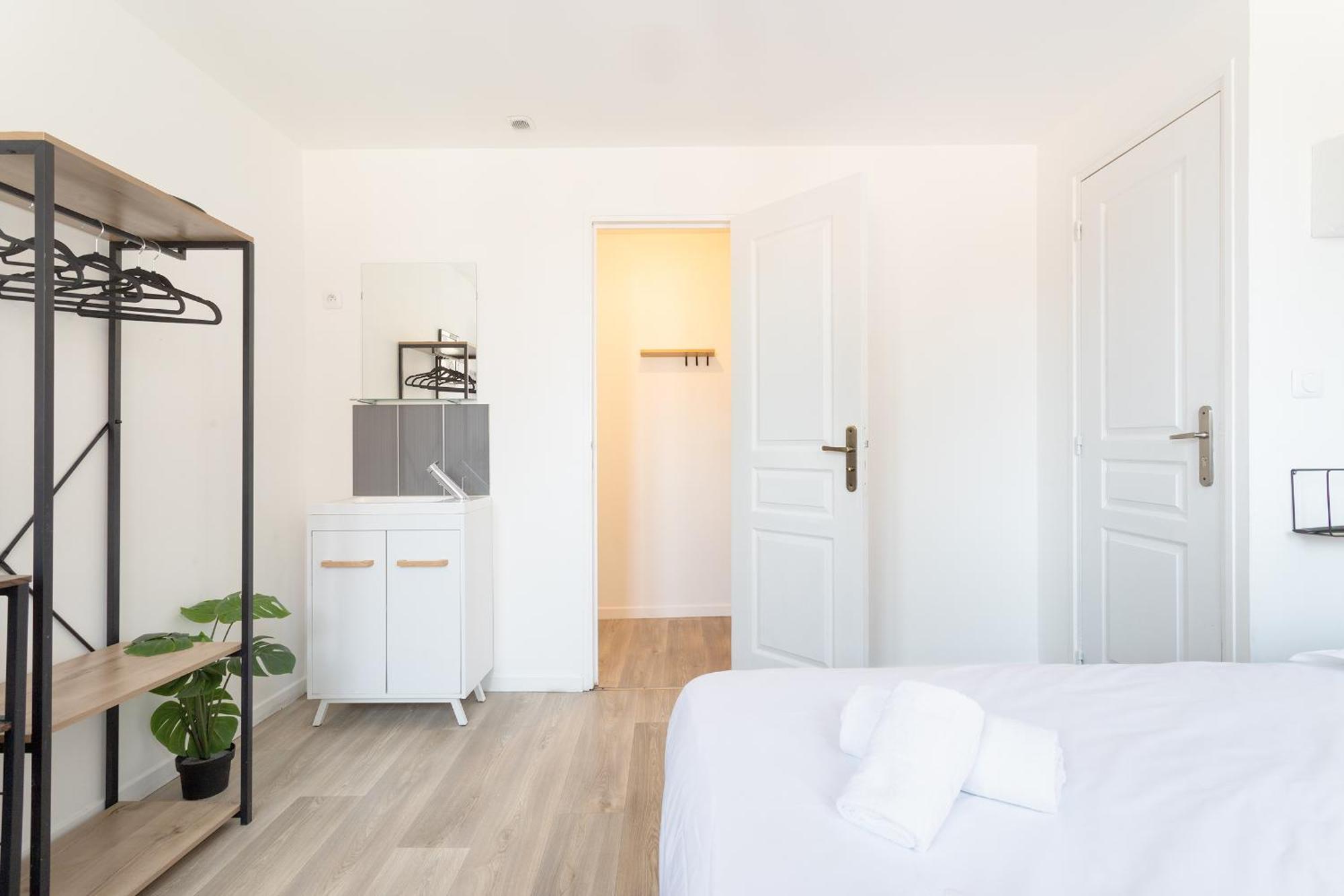 S&K Suite Grande Rue Roubaix - Chambre Spacieuse Et Sdb Privee - Netflix Et Cuisine Exterior foto